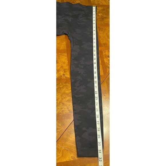 Spanx Look At Me Now Seamless Camo Leggings M Cropped Blue Gray Women's Hi Rise - Picture 7 of 7